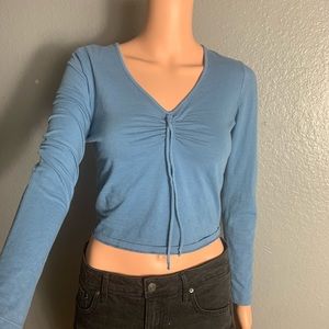 Cute V-neck long sleeve crop top